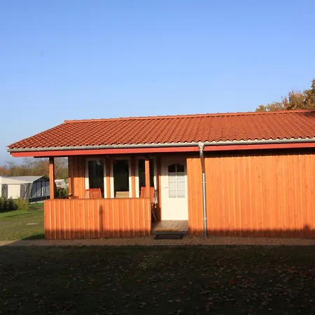 2 Campingpark Waldesruh * Behrensdorf